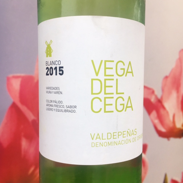 Vega del Cega, - Review Valdepeñas Mama Drinkt Wijn