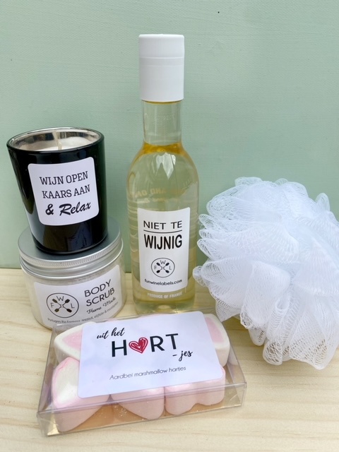 Wijn & Relaxbox Werk met heerlijke wijn, geurkaarsje en spa- relaxproducten