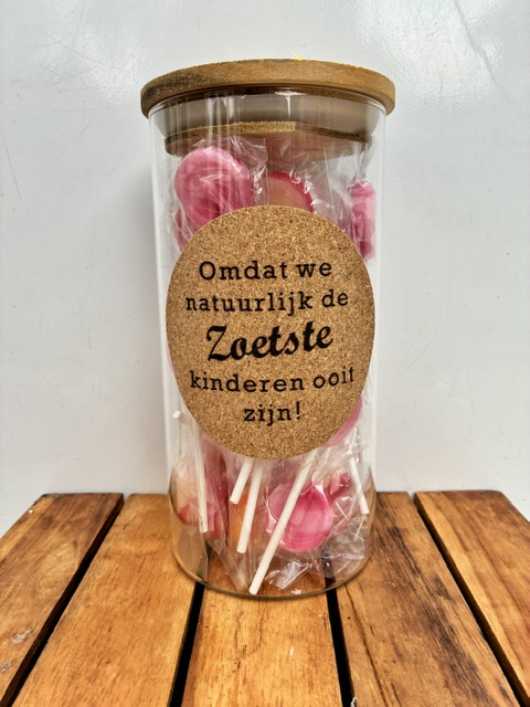 lak sticker kurk - zoetste kinderen op een (voorraad of weck) pot gevuld met snoep voor een origineel cadeau met een knipoog voor je (groot)ouders!